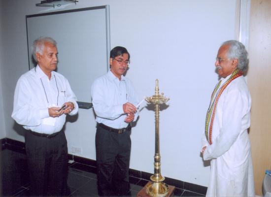 (From Left to Right) Dr. M. Venkateswarlu, Drug Controller General India, Mr. T. C. James, Director, Intellectual Property Rights, Govt of India, and Dr. Gopakumar G. Nair inaugurating the Annual Event and Diploma Awards Ceremony of the 2nd batch of students at GNAs Patent Gurukul.